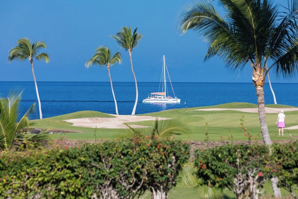 Guests Staying at Aqua Marine Dream can receive Big Golf discounts when playing at either of the Mauna Lani Auberges world renowned North and South courses.