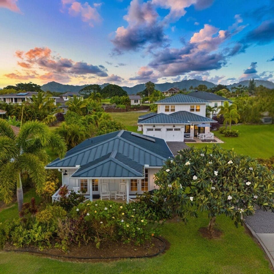 7 Bed Farmhouse Estate  Cottage House Included