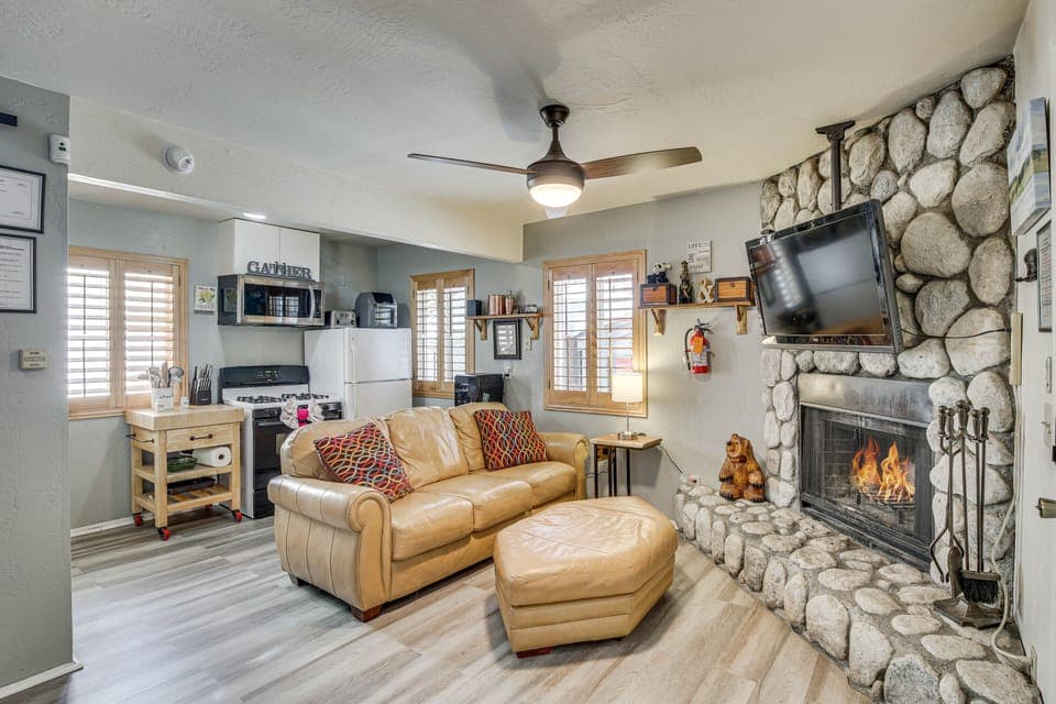 Big Bear Lake Vacation Rental | 2BR | 1BA | Steps Required | 975 Sq Ft