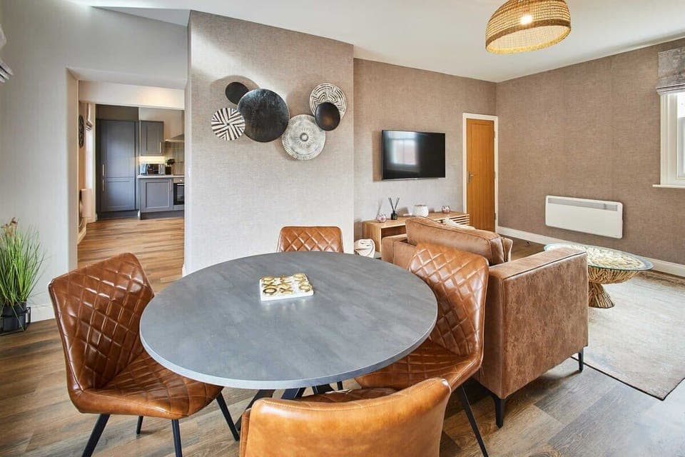 Anchor Reach, Whitby- Host & Stay