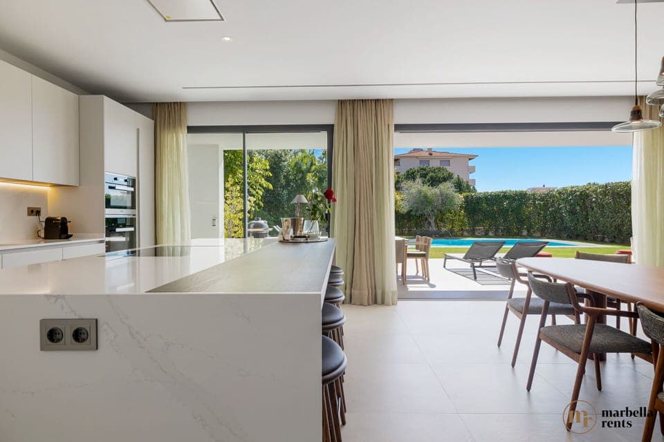 15f71c0c-dccb-44dc-a843-66b51acd33f6