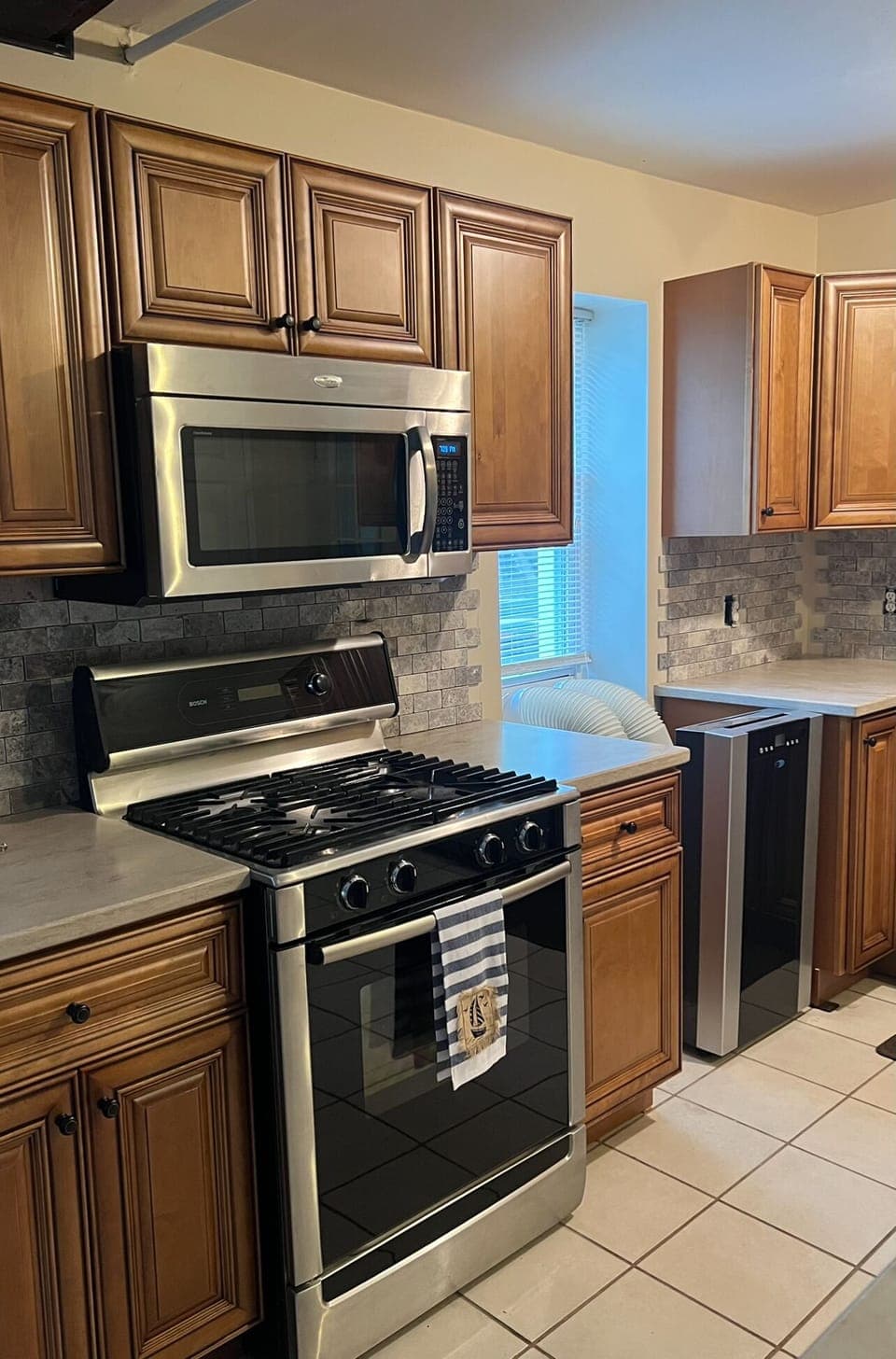 Full kitchen