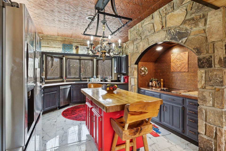 Amazing Kitchen for your family cookouts