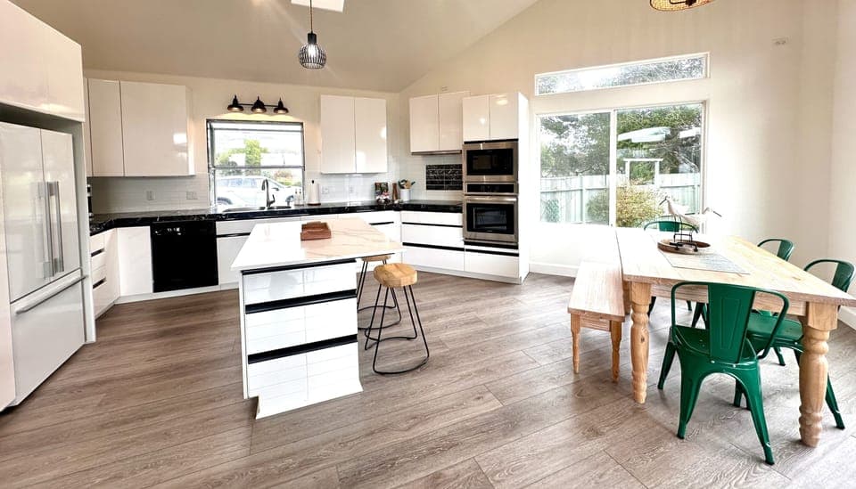Kitchen - Dining Area