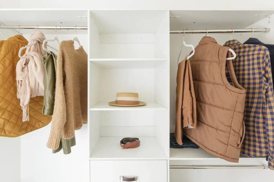 Floor 2, Primary bedroom with king bed, w/i closet, desk & ensuite