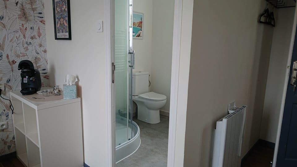 Bedroom 3 1er étage, salle de douche 