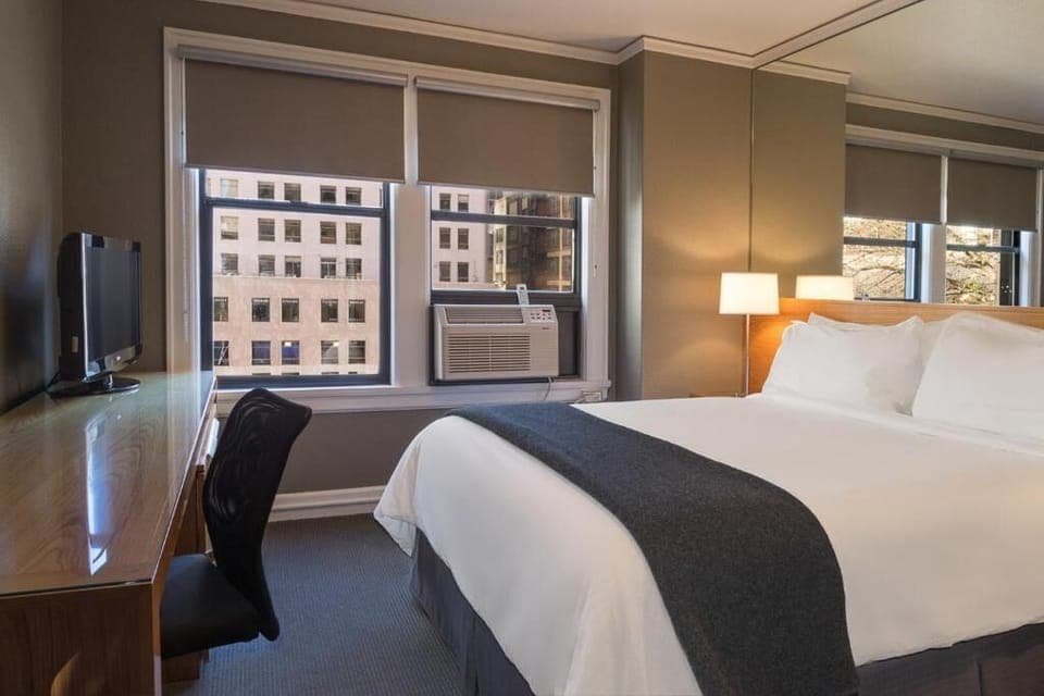 Unit with 1 King size bed