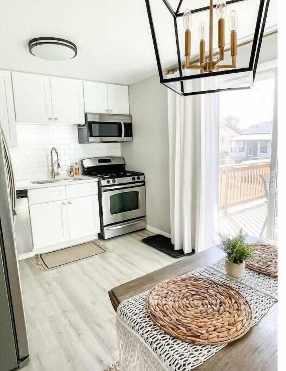 Fully Equipped Kitchen with Stainless Steel Appliances including a Dishwasher