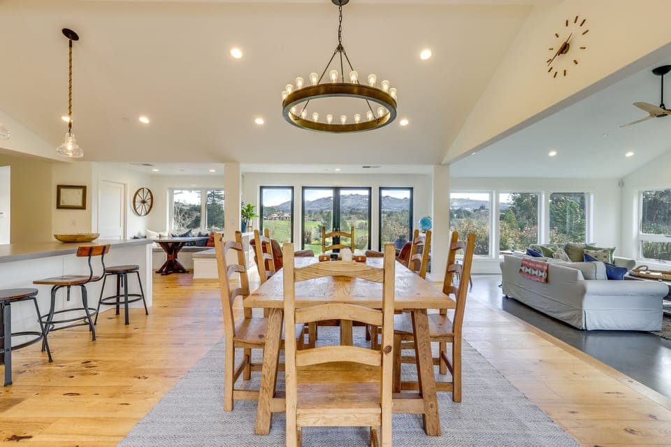 Dining Area | Picture Windows | Mountain Views | Single-Story Home | Free WiFi