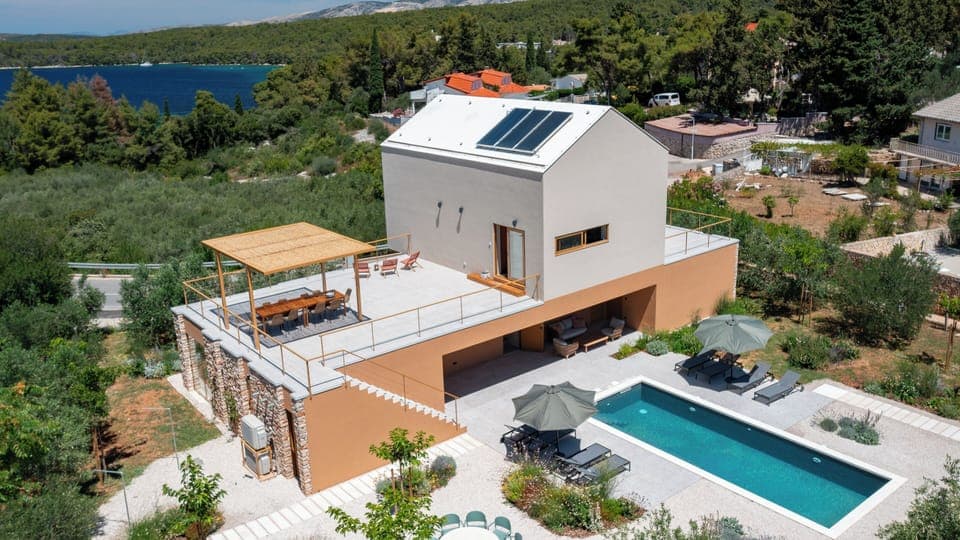 Nine Olives is purpose designed to make the most of exceptional views.