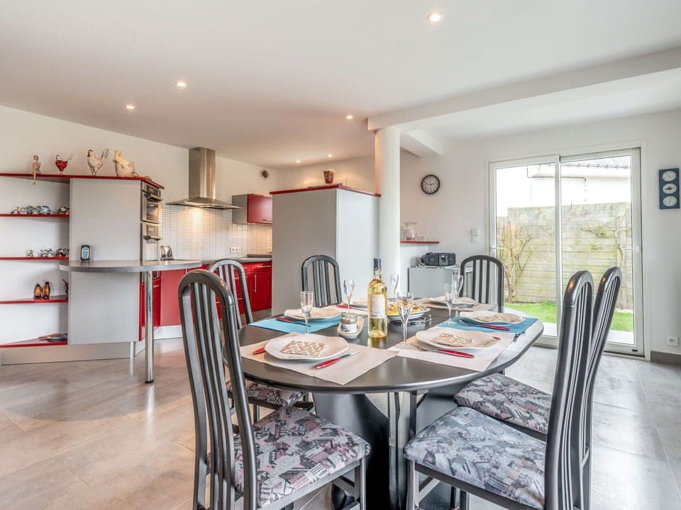 Table, Building, Furniture, Property, Chair, Window, Kitchen & Dining Room Table, Wood, Kitchen, House