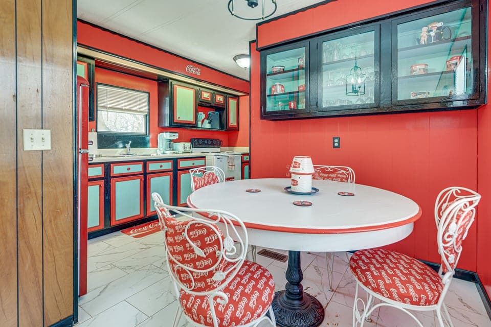 Dining Area | Dishware & Flatware