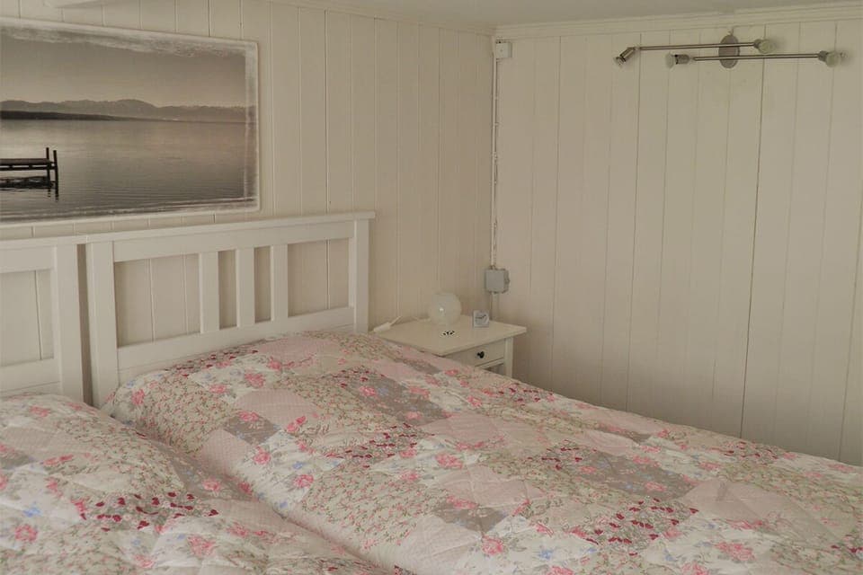 Bedroom with double bed
