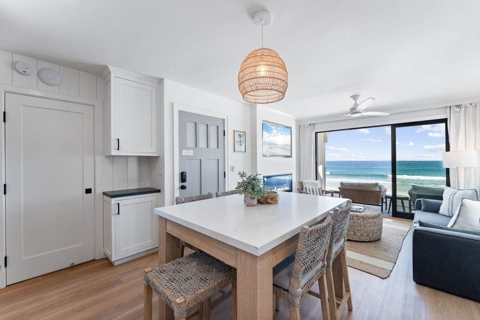 Ordinary meals become elevated when enjoyed from this lovely vantage point.