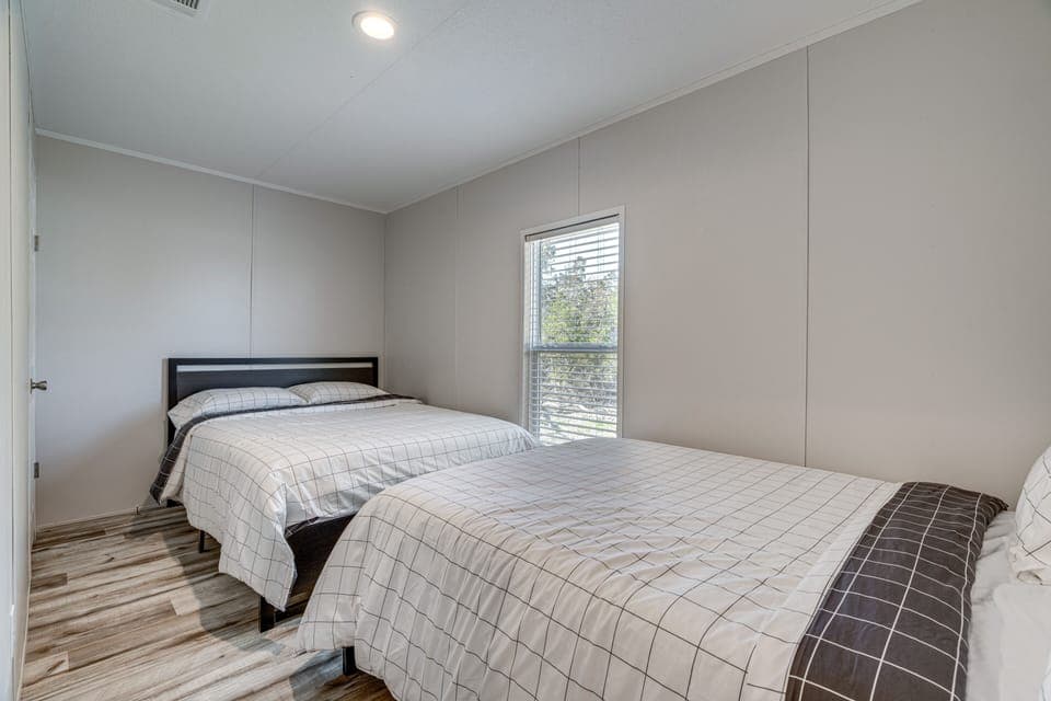 Bedroom 5 (House 3) | Queen Bed | Full Bed