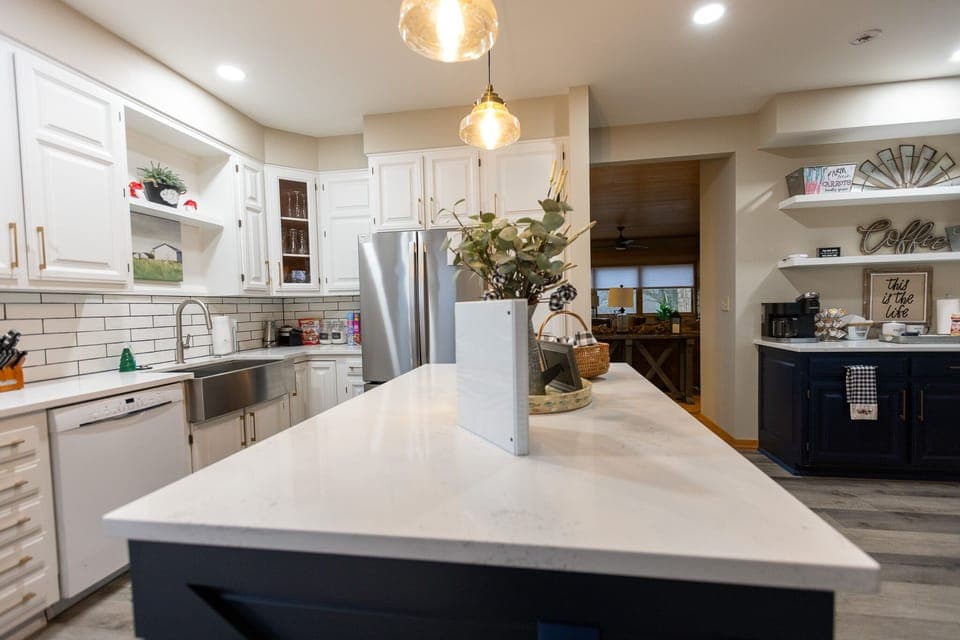 f3b266bb-2476-4d84-9f43-54334cb0318e