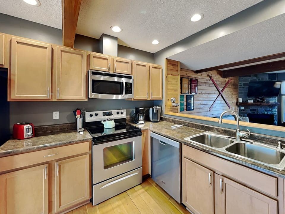 Full Kitchen