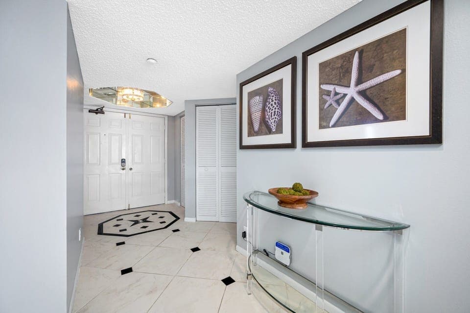 Unit Entryway