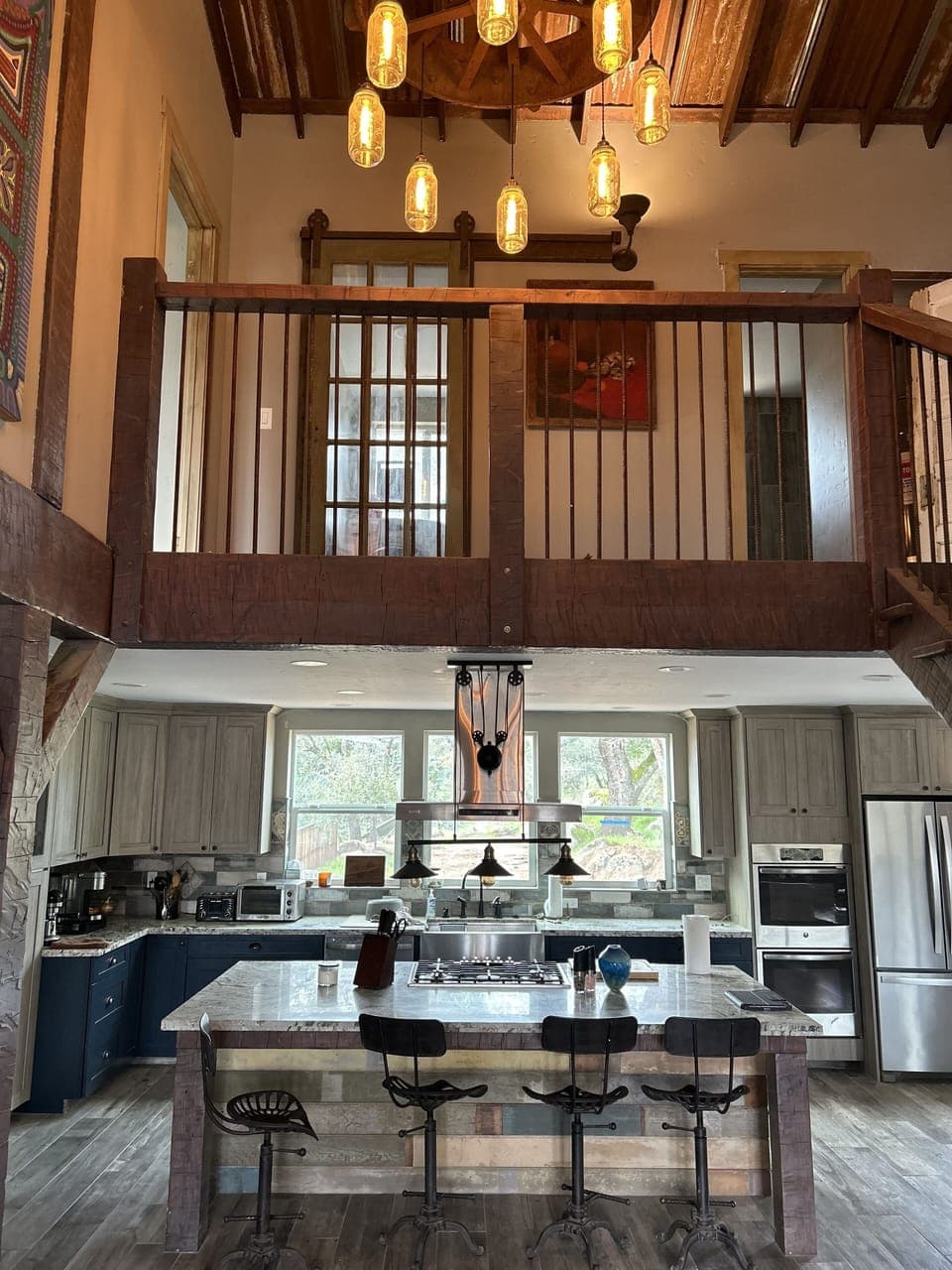 2 story great room entryway