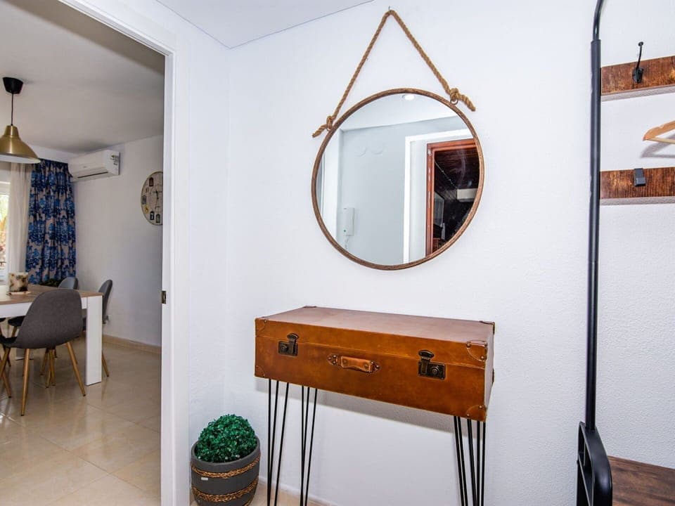 Water, Plant, Property, Building, Swimming Pool, Azure, Window, Architecture, Leisure, Residential Area