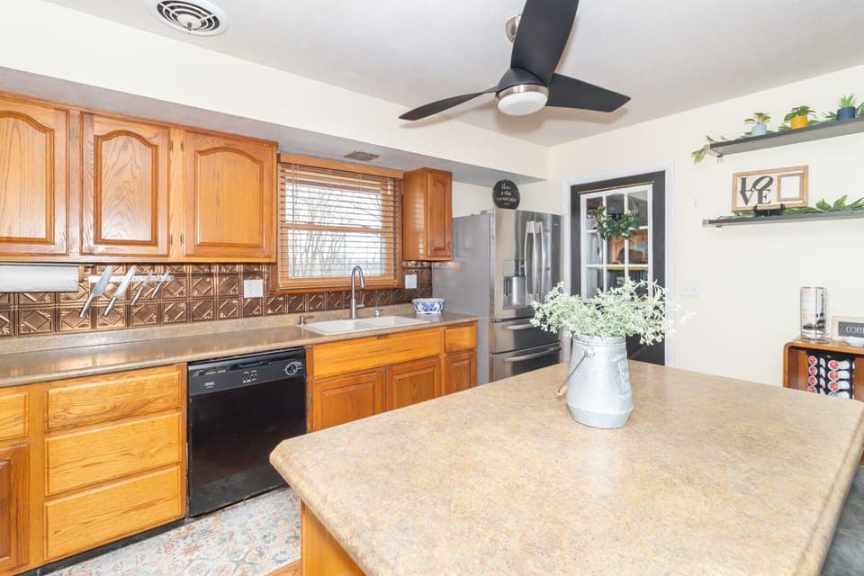 Well equipt kitchen