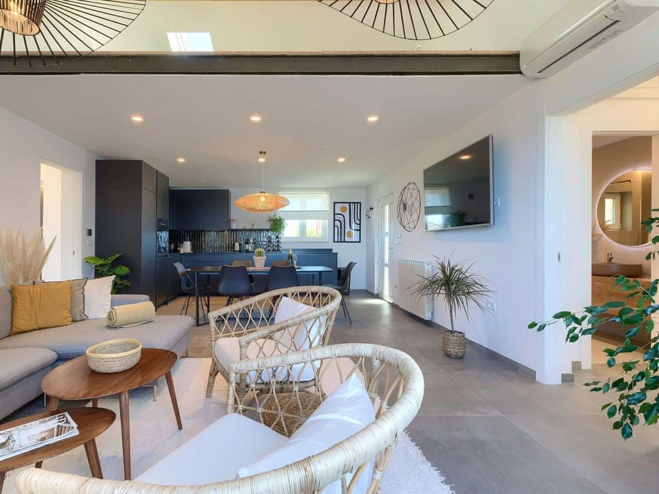 Plant, Property, Furniture, Houseplant, Table, Couch, Interior Design, Lighting, Architecture, Building