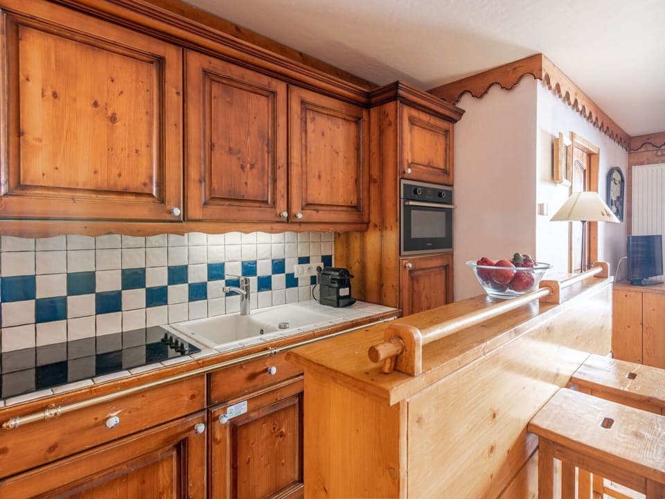 Cloud, Sky, Plant, Property, Building, Window, Flower, Architecture, Urban Design, Neighbourhood