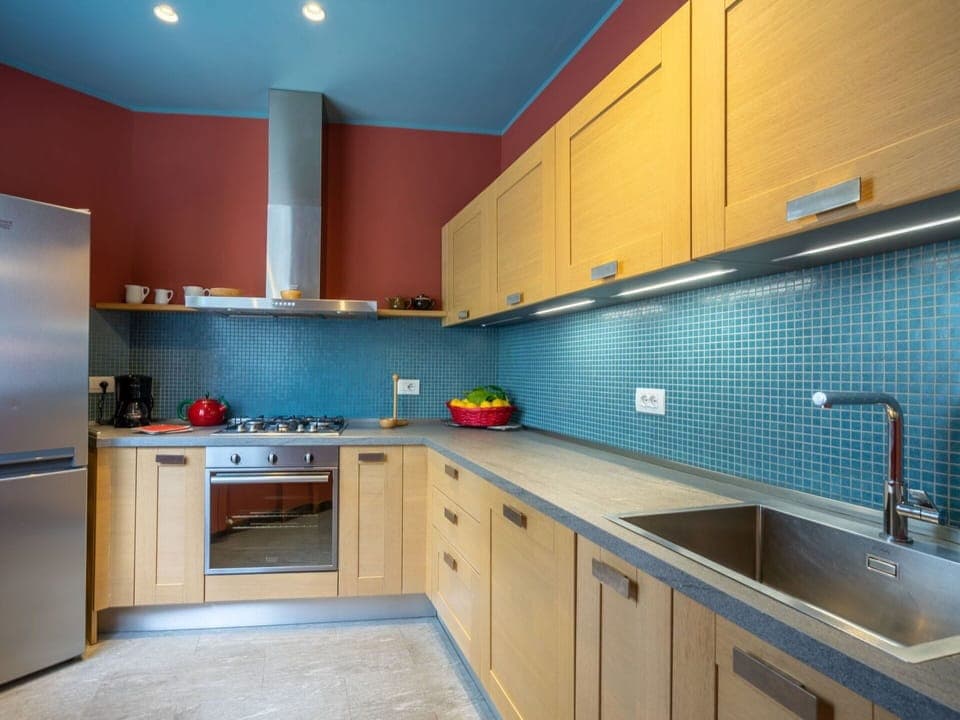 Countertop, Kitchen Sink, Cabinetry, Sink, Property, Tap, Kitchen, Blue, Plumbing Fixture, Kitchen Stove