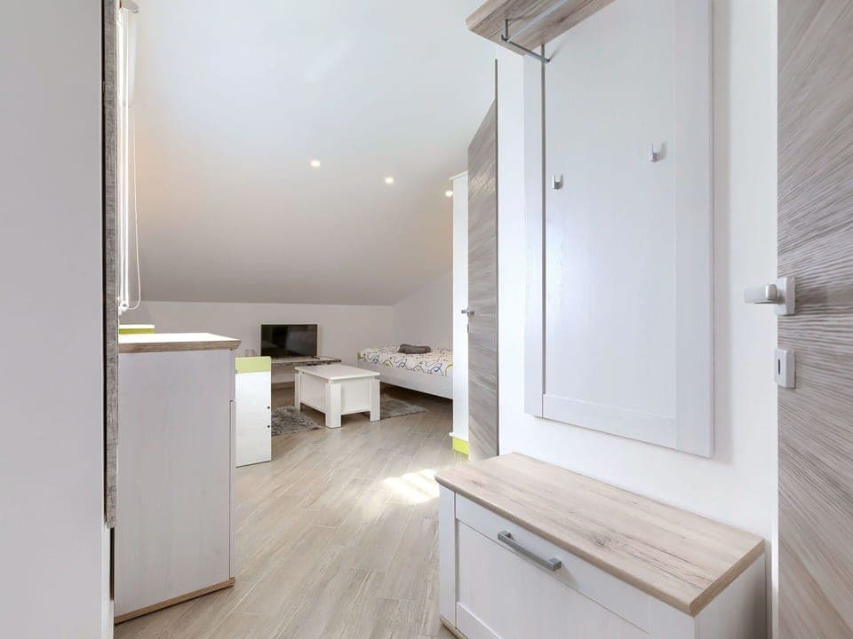 Water, Sky, Building, Azure, Mountain, Tree, Architecture, Body Of Water, Lake, Neighbourhood