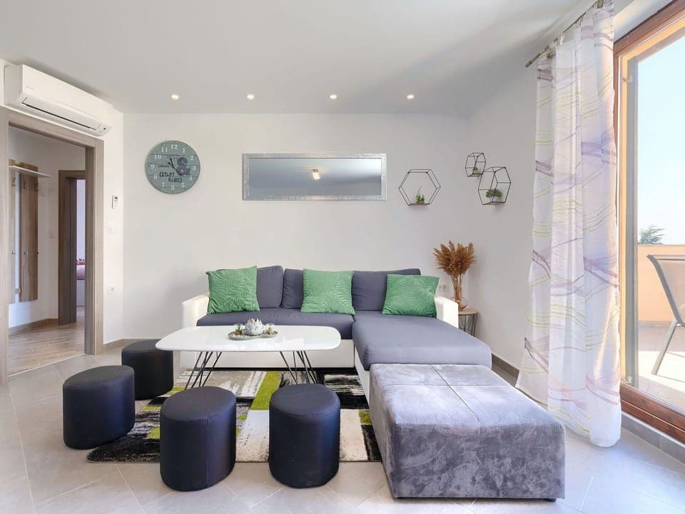 Water, Sky, Building, Azure, Mountain, Tree, Architecture, Body Of Water, Lake, Neighbourhood