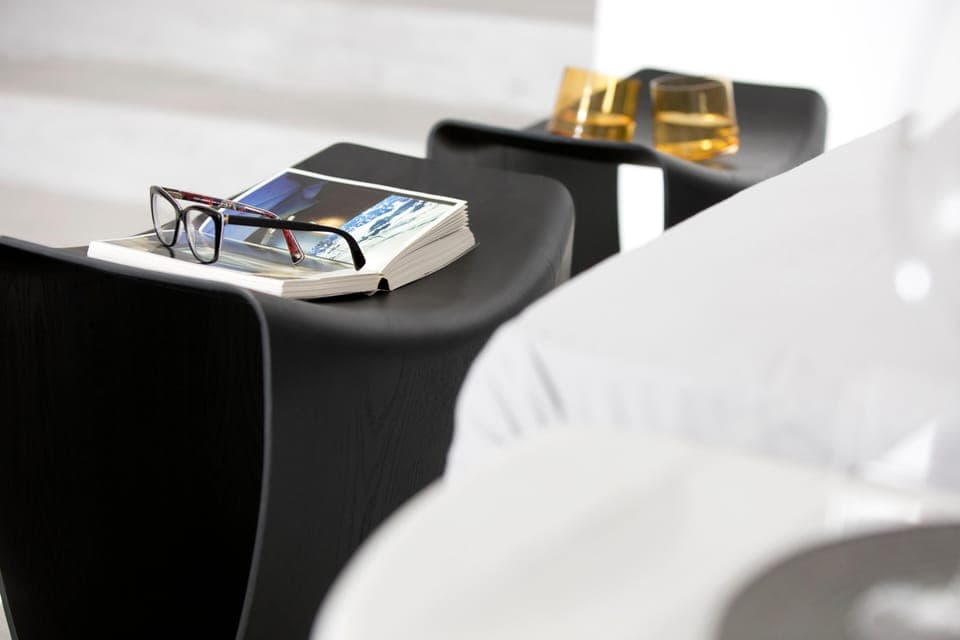 Master bedroom - seating area