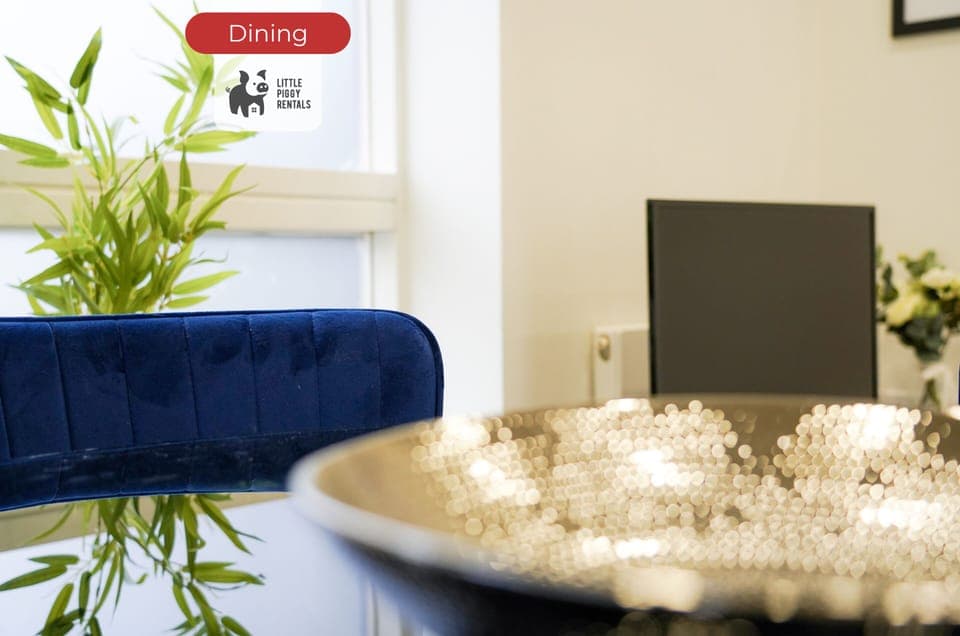 Dining at Little piggy rentals Short Lets & Serviced Accommodation