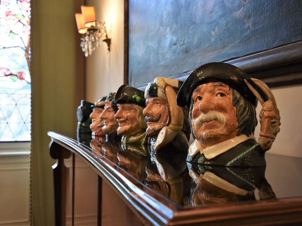 Plant, Sky, Property, Building, Flowerpot, Cloud, Architecture, Window, Table, Outdoor Furniture