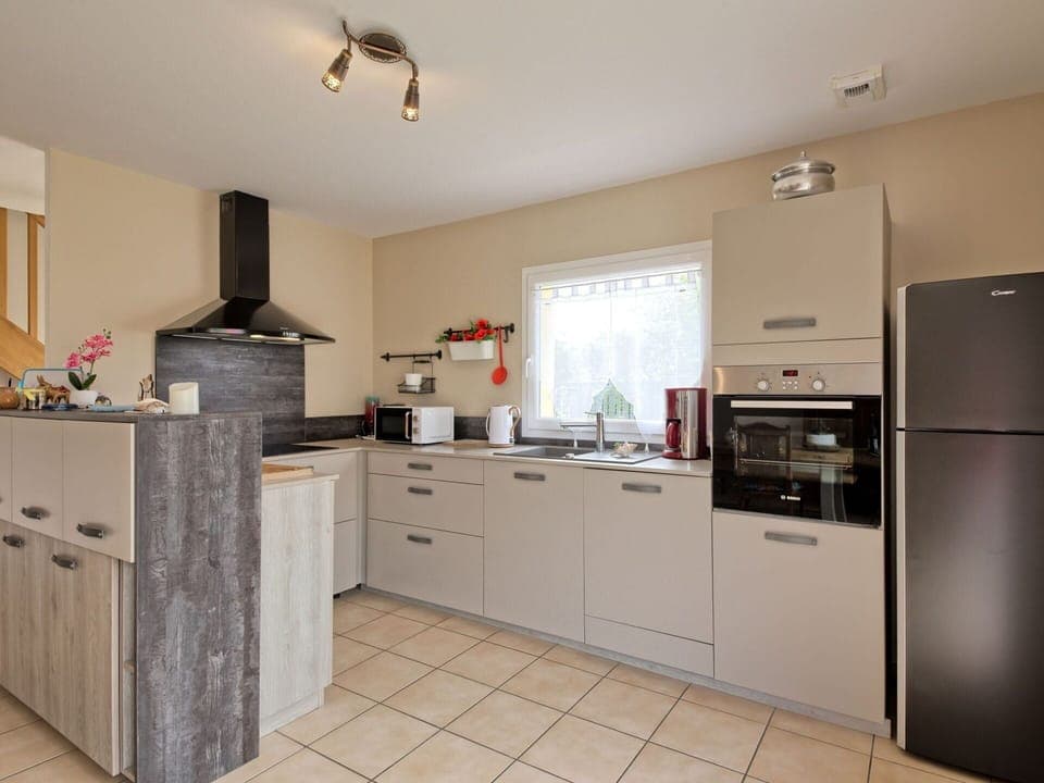 Countertop, Cabinetry, Kitchen Stove, Kitchen Appliance, Kitchen, Home Appliance, Wood, Drawer, Interior Design, Building