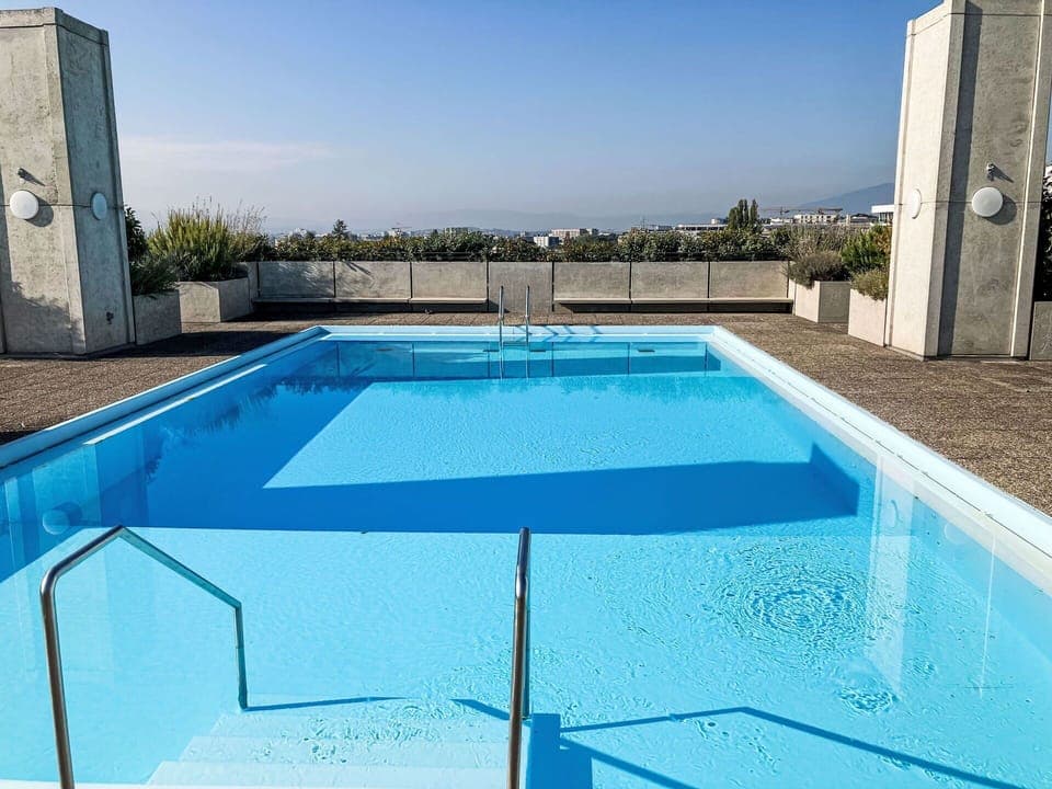 Water, Sky, Daytime, Property, Swimming Pool, Rectangle, Azure, Shade, Building, Plant