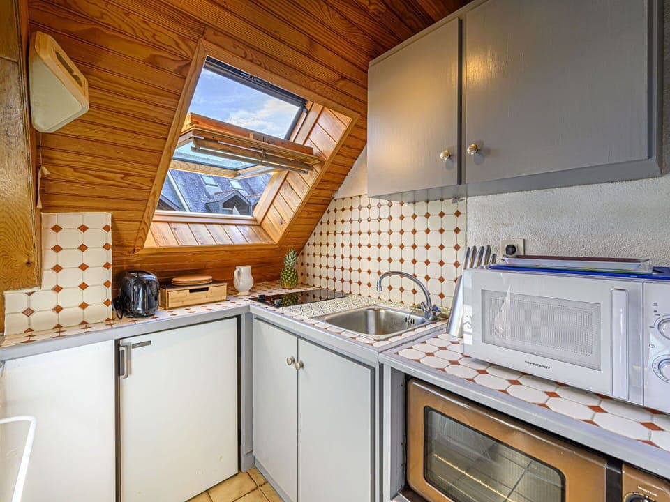 Building, Cloud, Furniture, Window, Sky, Azure, Wood, Interior Design, Shade