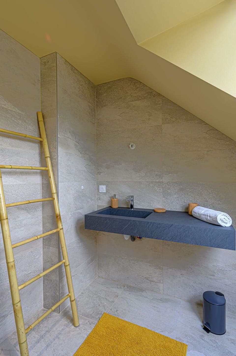 Sky, Plant, Plant Community, Ecoregion, Nature, Natural Landscape, Tree, Land Lot, Landscape, Motor Vehicle