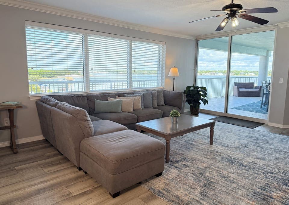 Destin West Heron 401 Living Room