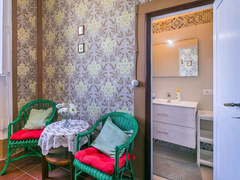 Furniture, Table, Building, Chair, Tableware, Cloud, Sky, Tablecloth, Outdoor Furniture, Shade