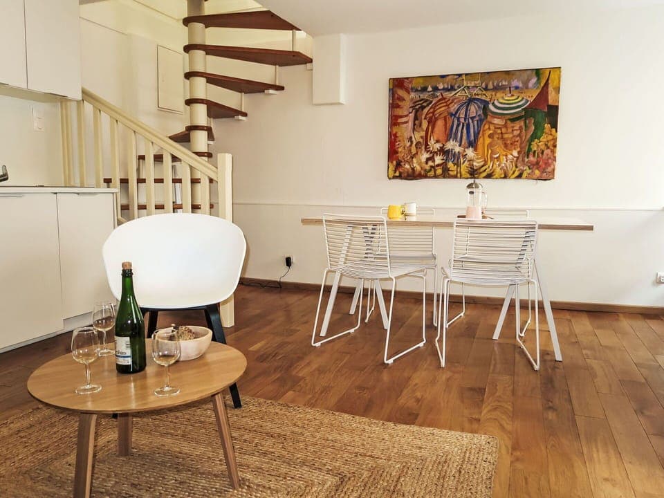 Furniture, Property, Comfort, Wood, Window, Building, Textile, Lighting, Interior Design, Flooring