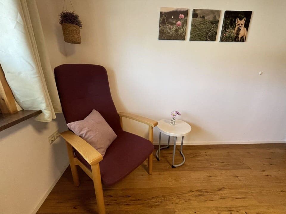 Brown, Building, Property, Furniture, Comfort, Wood, Chair, Interior Design, Flooring, House