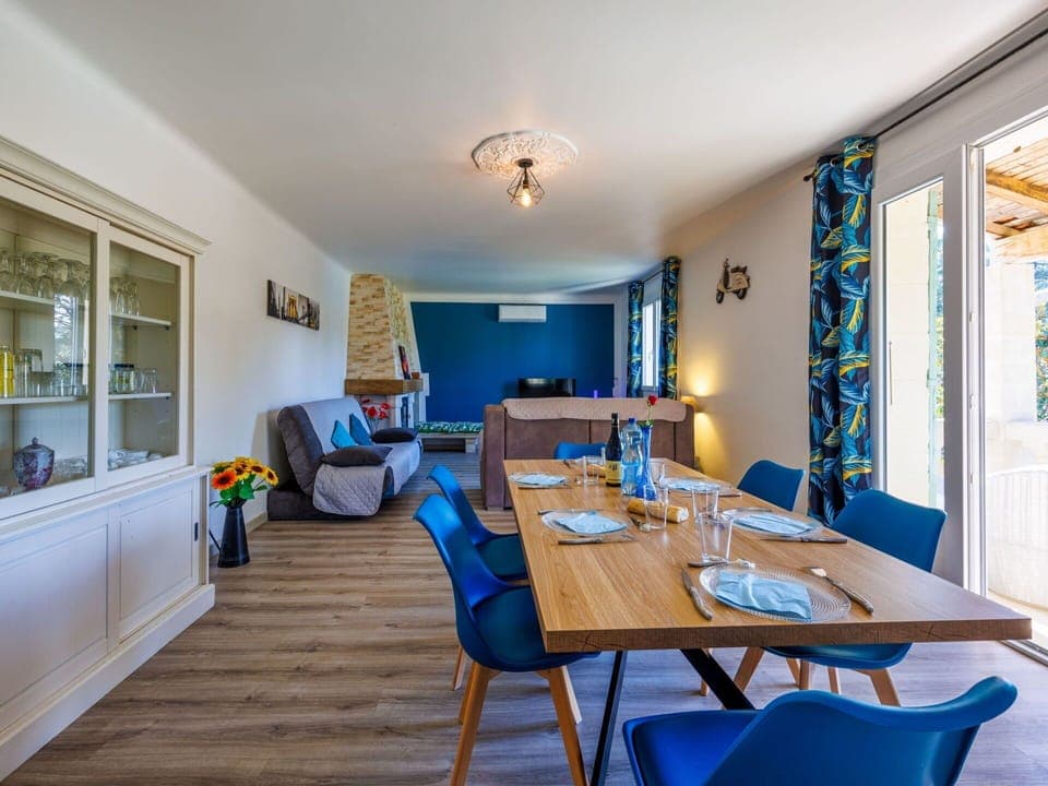 Water, Sky, Cloud, Property, Swimming Pool, Seaside Resort, Azure, Blue, Building, Outdoor Furniture