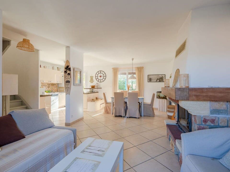 Picture Frame, Furniture, Table, Comfort, Wood, Drawer, Couch, Building, Interior Design, Chair