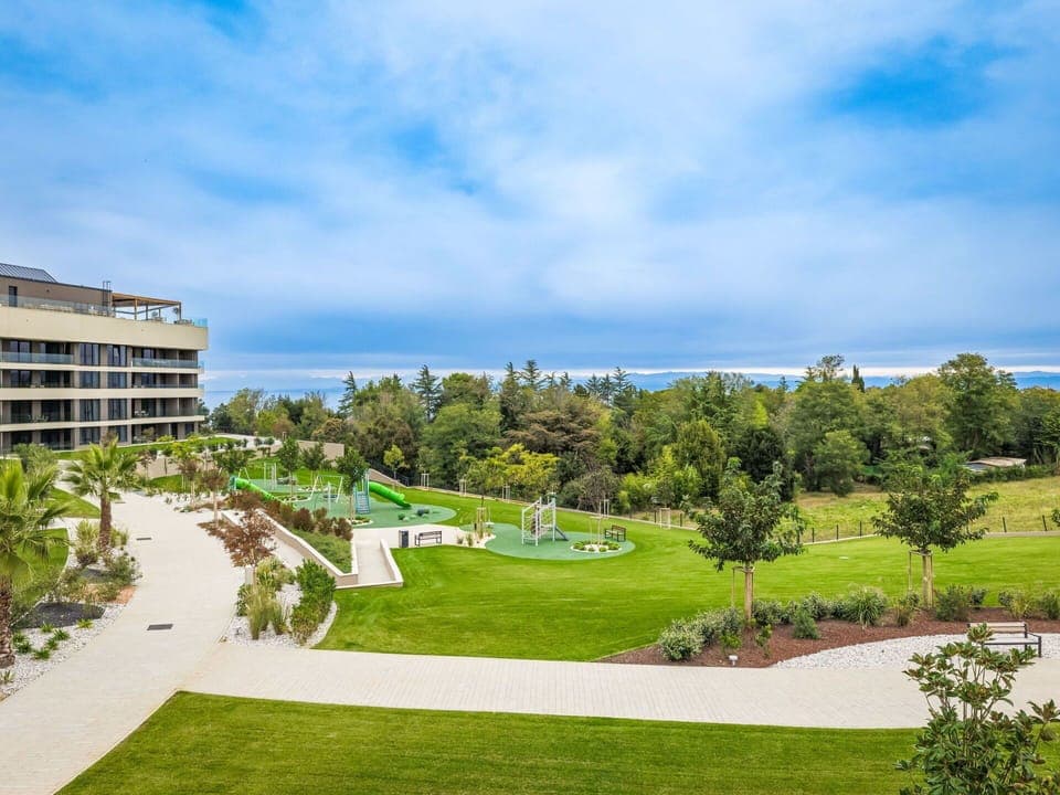 Sky, Water, Building, Property, Plant, Azure, Swimming Pool, Cloud, Leisure, Window