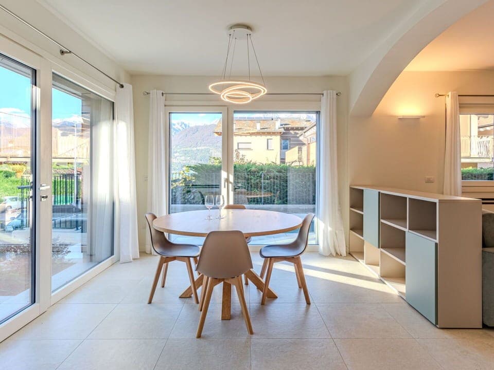 Plant, Building, Sky, Window, House, Vegetation, Tree, Biome, Neighbourhood