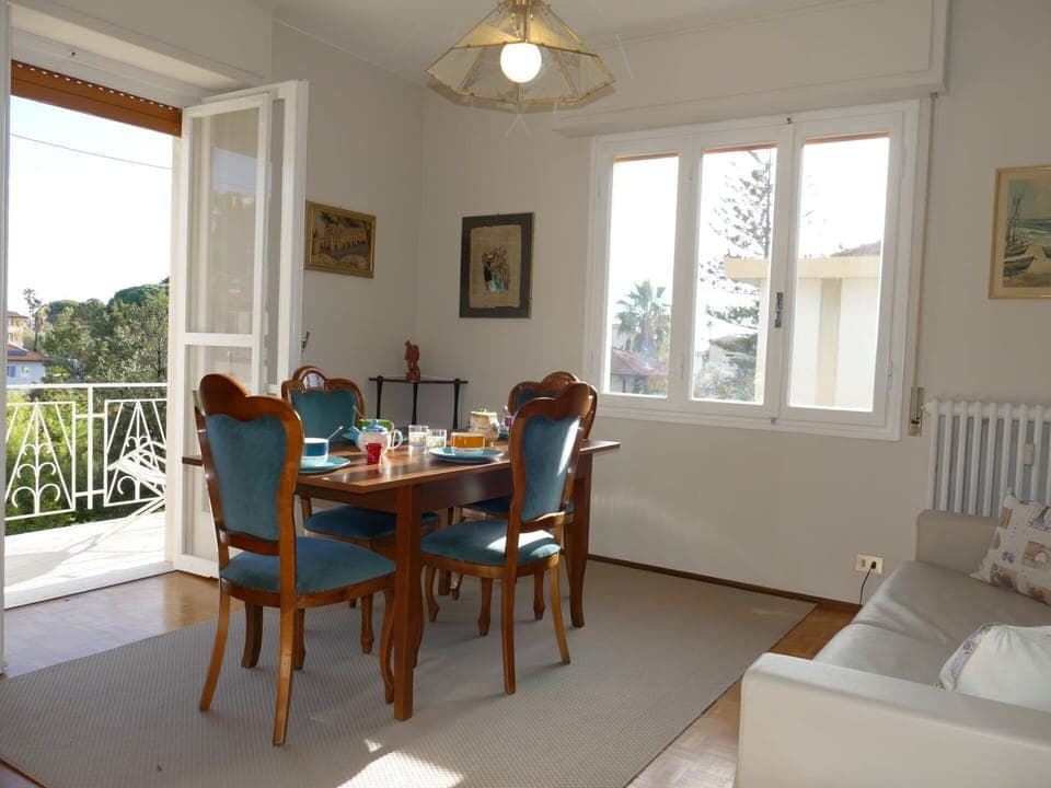 Sky, Building, Property, Plant, Cloud, Architecture, Window, Tree, Urban Design, Slope