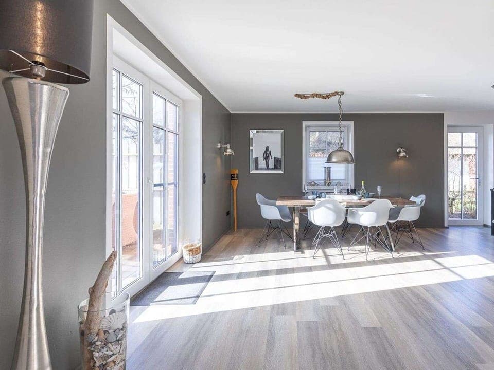 Sky, Shade, Land Lot, Cottage, Siding, Facade, Residential Area, Landscape, Roof, Grass