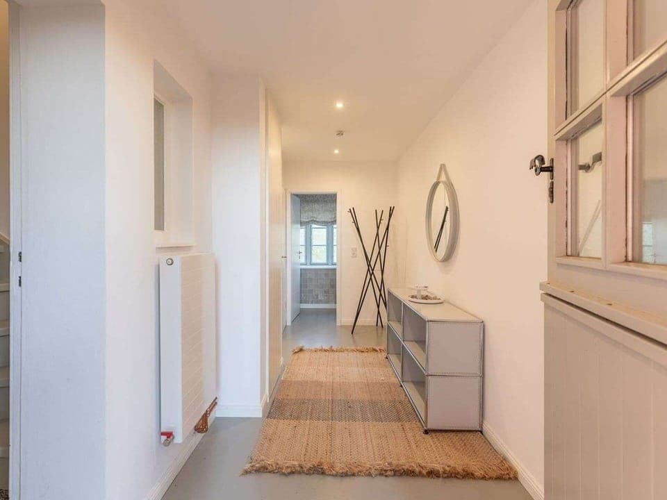 Sky, Shade, Land Lot, Cottage, Siding, Facade, Residential Area, Landscape, Roof, Grass