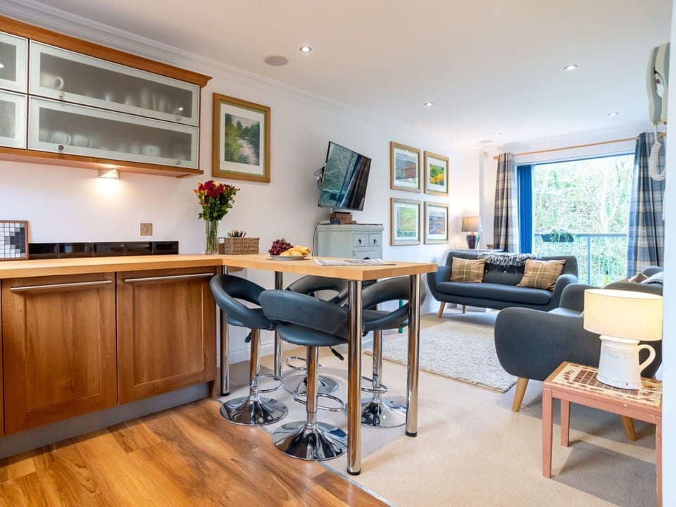 Water, Sky, Cloud, Plant, Property, Swimming Pool, Building, Rectangle, Tree, Shade