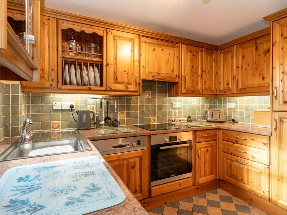 Countertop, Cabinetry, Property, Furniture, Sink, Kitchen Sink, Kitchen, Wood, Interior Design, Home Appliance